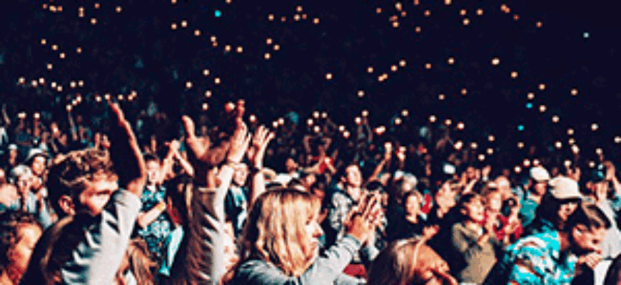 Звук аплодисментов с криками