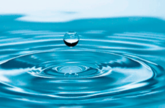 капля падает в воду, на которой предыдущая капелька оставила круг —звук капли