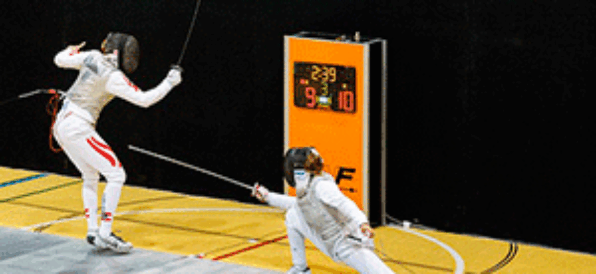 Два спортсмена фехтуют — звуки фехтования