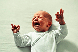 Новорожденный ребенок плачет — иллюстрация к публикации «Плач новорожденного ребенка скачать»