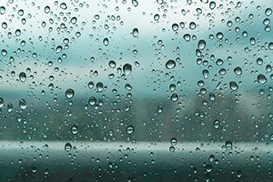 Капли на стекле — звук дождя по стеклу