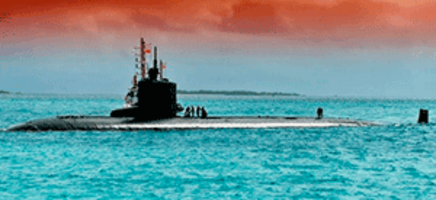 Подводная лодка на поверхности воды — иллюстрация к публикации «Звуки подводной лодки»