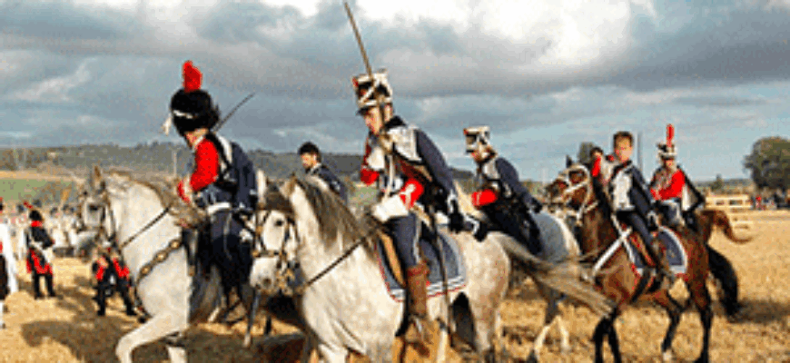 Солдаты кавалерии на лошадях — звуки кавалерии