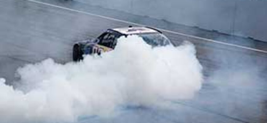 Звук резкого старта машины